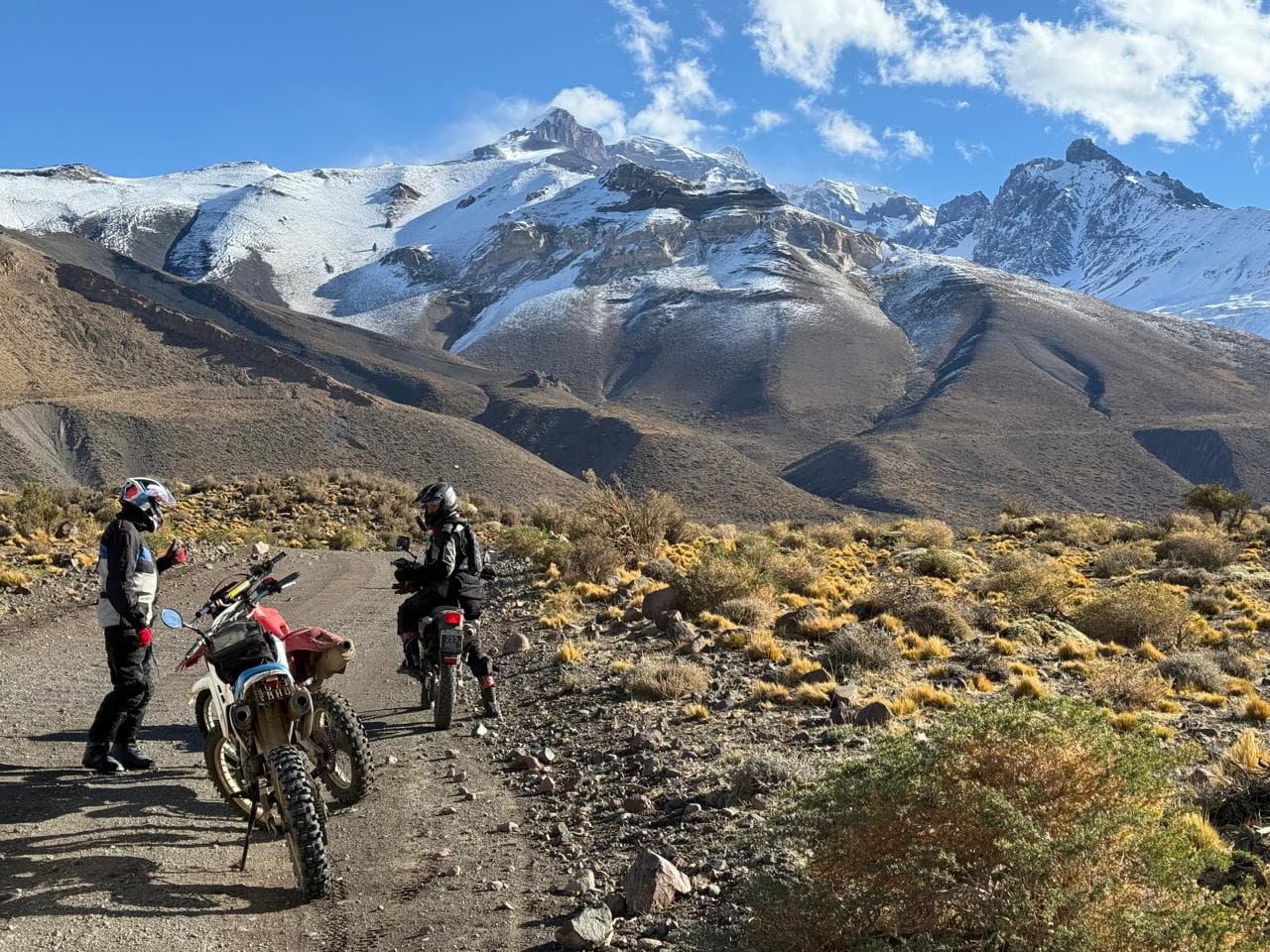 Paso Roballos en moto, Argentina