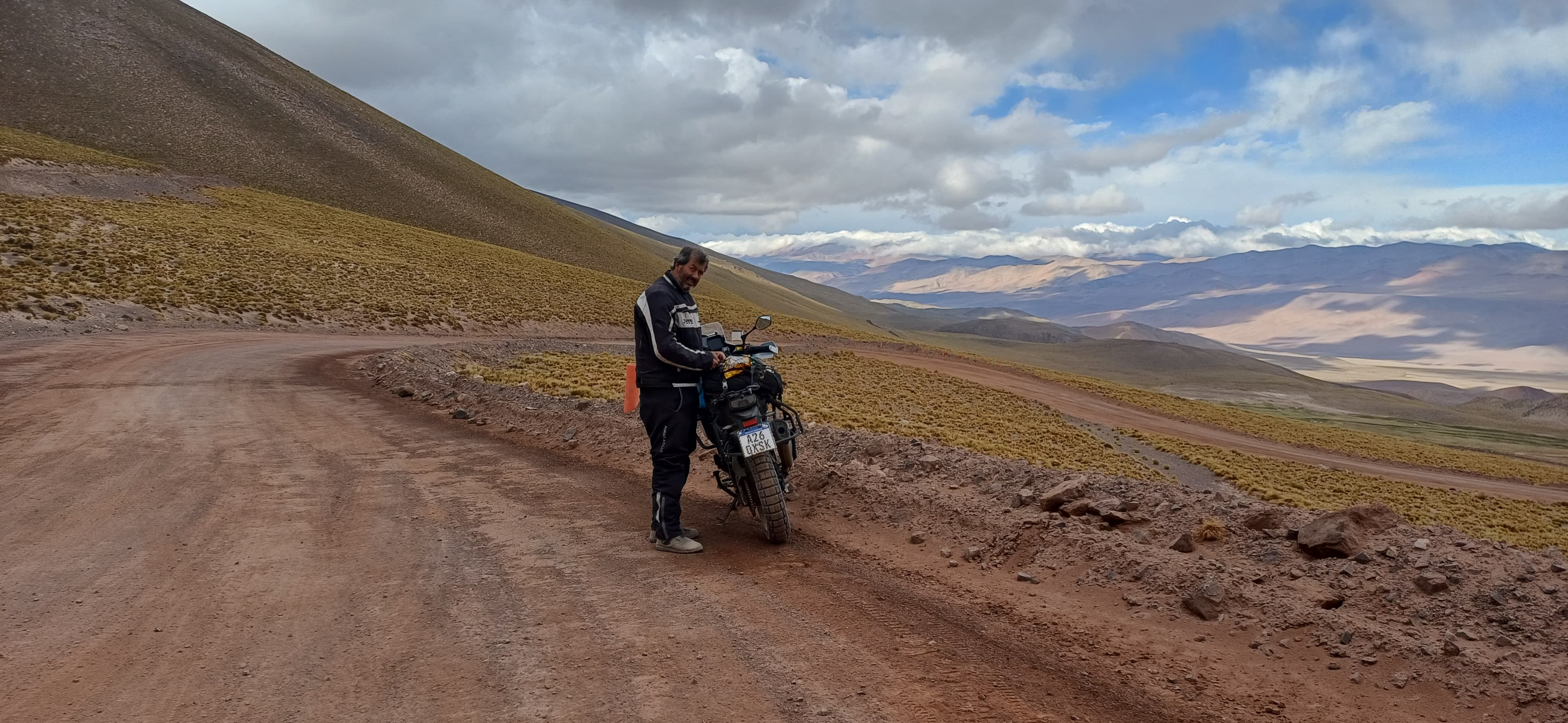 Ruta de ripio entre Salta y Jujuy