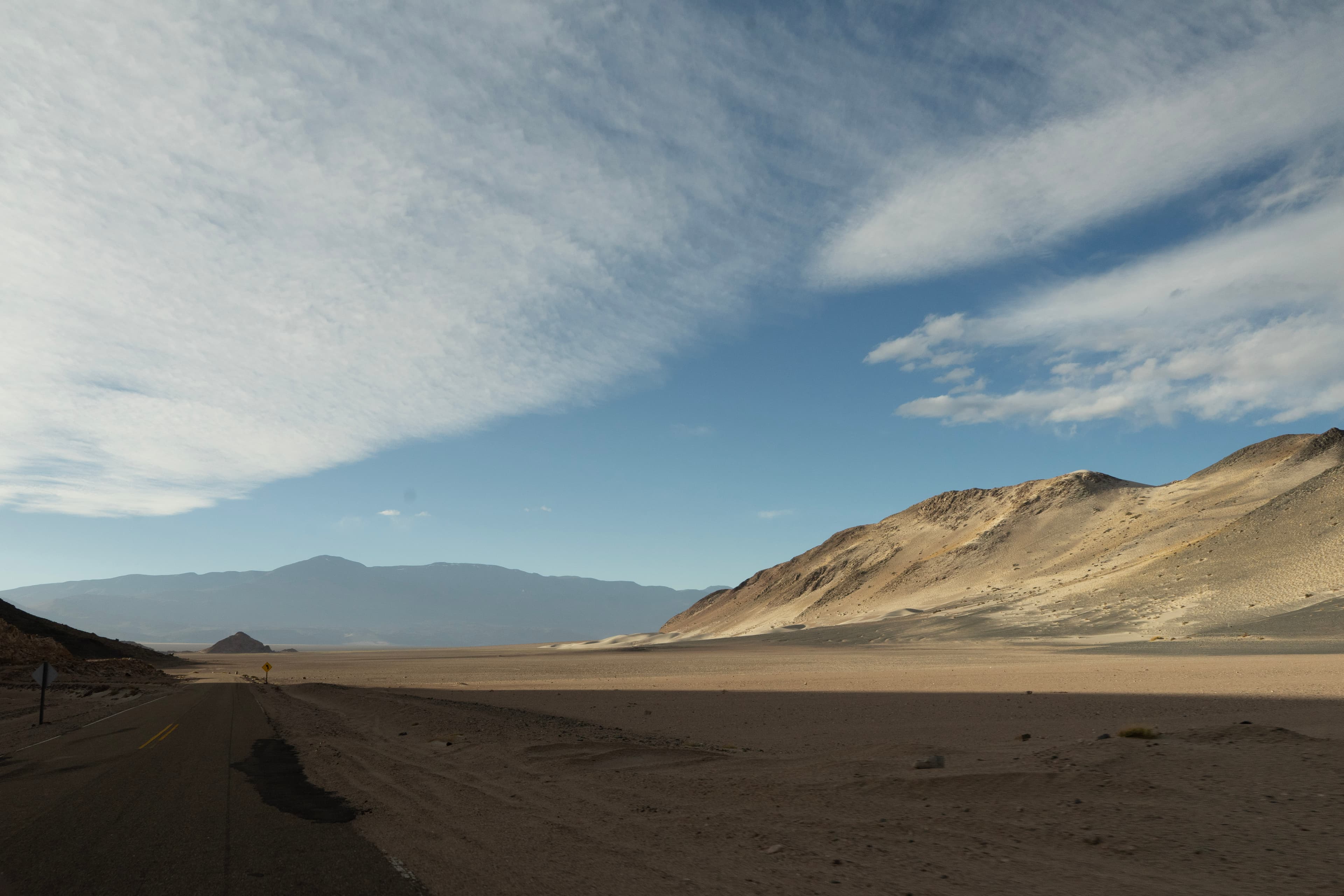 Ruta abierta entre salares y volcanes
